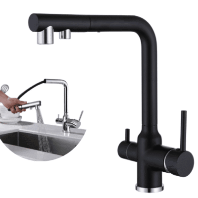Matte Black 3-Way Kitchen Mixer Tap με σωλήνα pull-out που εμφανίζεται σε χρήση για ξεπλύνετε πάνω από ένα νεροχύτη